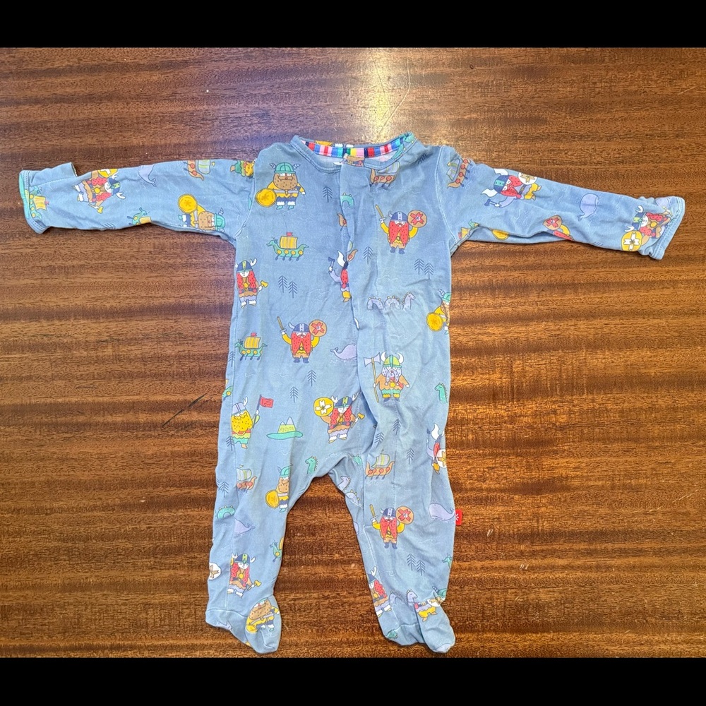 Magneticme sleeper! Great condition! The best sleepers especially at night!